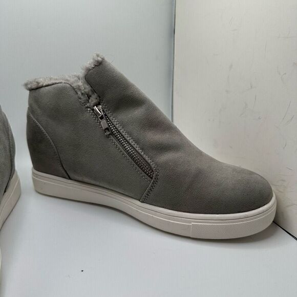 CUSHIONAIRE Women's Cozy Hidden Wedge Sneaker 11 GRAY - Picture 6 of 7